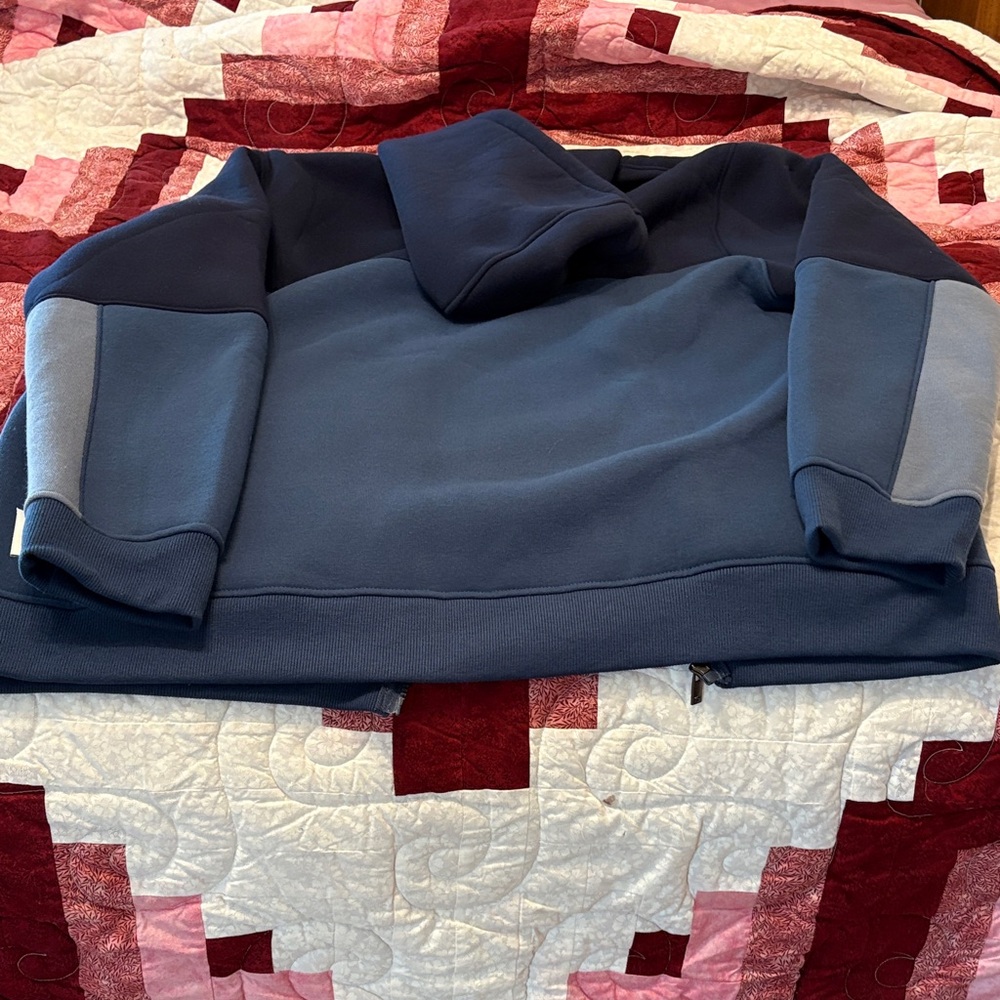Tahari Men's Two-Tone Navy & Slate Blue Hooded Zip Jacket - Picture 2 of 6